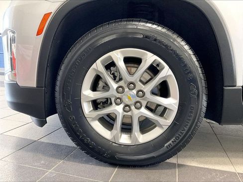 Used 2022 Chevrolet Traverse LS AWD/4WD image 7