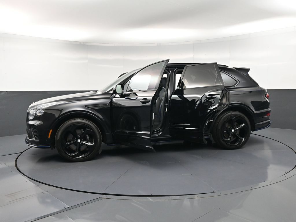 Certified 2025 Bentley Bentayga AWD/4WD image 41