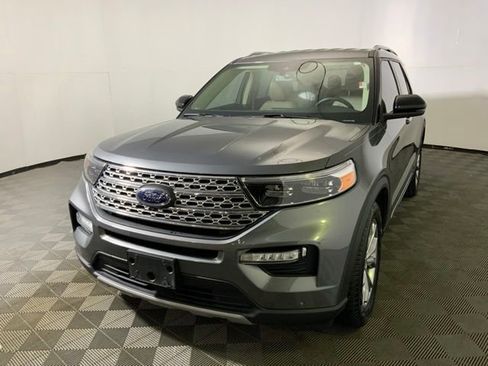 Used 2021 Ford Explorer Limited w/ Equipment Group 301A RWD image 3