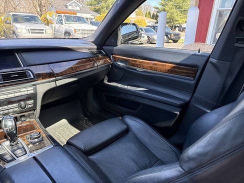 Used 2013 BMW 750Li xDrive AWD/4WD image 13