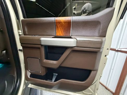 Used 2017 Ford F250 King Ranch w/ King Ranch Ultimate Package AWD/4WD image 14