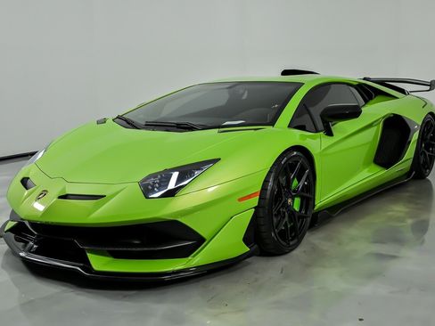 Used 2019 Lamborghini Aventador SVJ AWD/4WD image 7