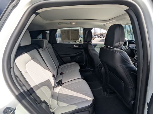 Used 2025 Ford Escape Platinum w/ Premium Technology Package image 11