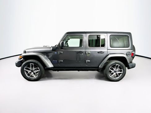 Used 2024 Jeep Wrangler Unlimited w/ Convenience Group AWD/4WD image 4