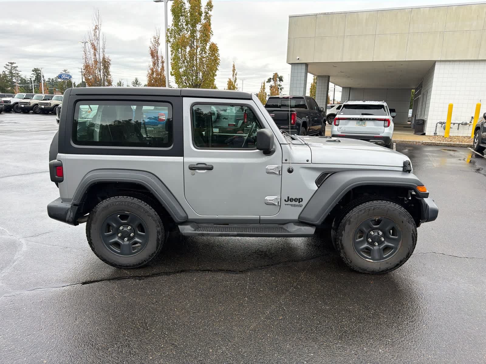 Used 2021 Jeep Wrangler Sport AWD/4WD image 5