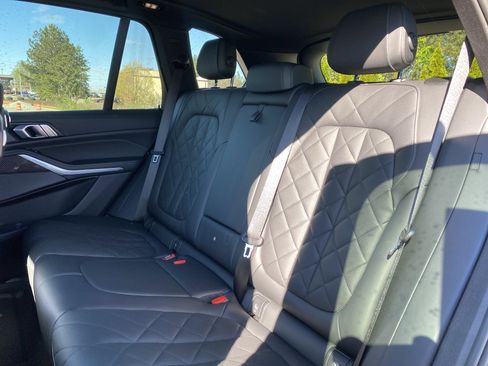 Used 2026 BMW X5 M60i image 9