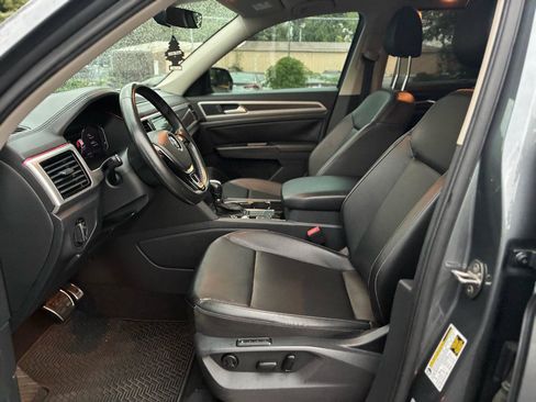 Used 2019 Volkswagen Atlas SEL FWD image 12