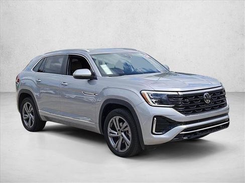 Used 2024 Volkswagen Atlas Cross Sport SEL R-Line AWD/4WD image 3