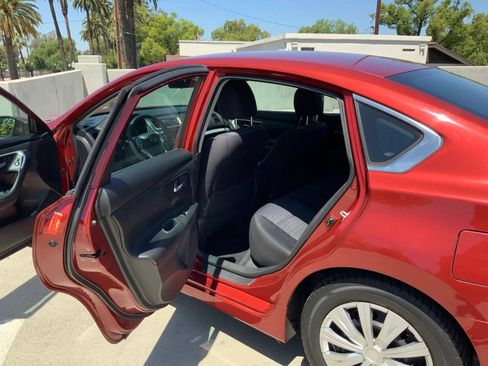 Used 2016 Nissan Altima 2.5 S w/ Power Driver Seat Package FWD image 16