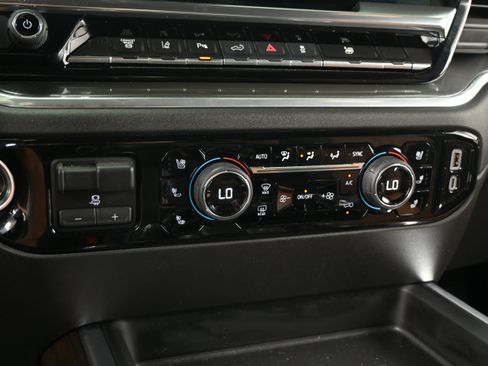 Used 2025 Chevrolet Silverado 3500 High Country w/ High Country Premium Package AWD/4WD image 29