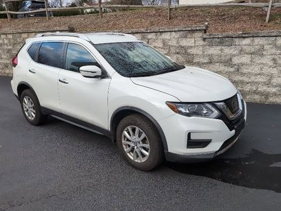 Used 2017 Nissan Rogue SV