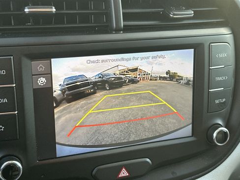 Certified 2025 Kia Soul LX FWD image 21