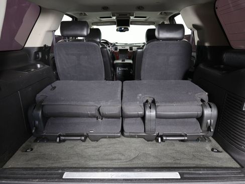 Used 2010 Cadillac Escalade Luxury AWD/4WD image 19