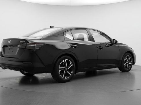 Used 2025 Nissan Sentra SV FWD image 9