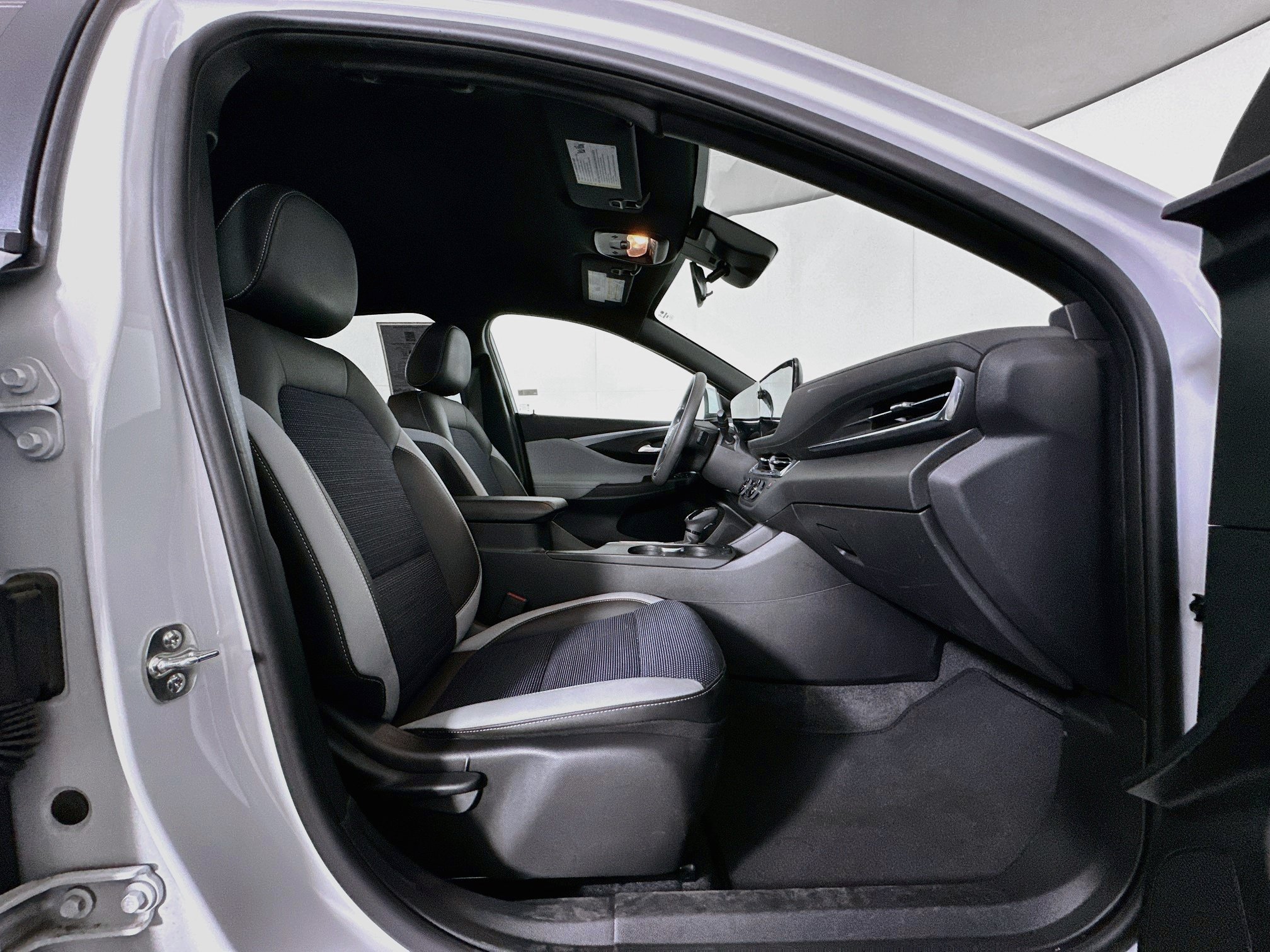 Used 2026 Buick Envista Preferred FWD image 29