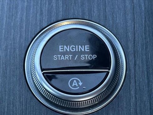 Used 2024 Mercedes-Benz C 300 Sedan image 11