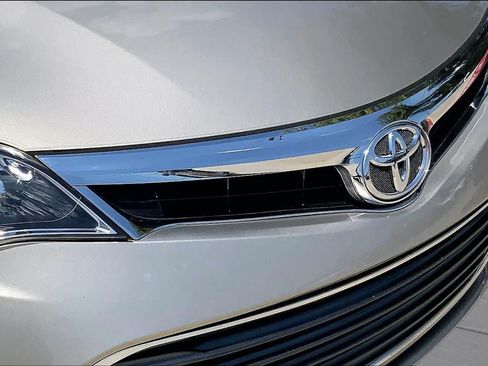 Used 2013 Toyota Avalon XLE FWD image 30