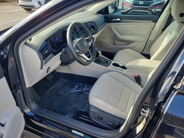 Certified 2023 Volkswagen Jetta SE w/ Panoramic Sunroof Package FWD image 16