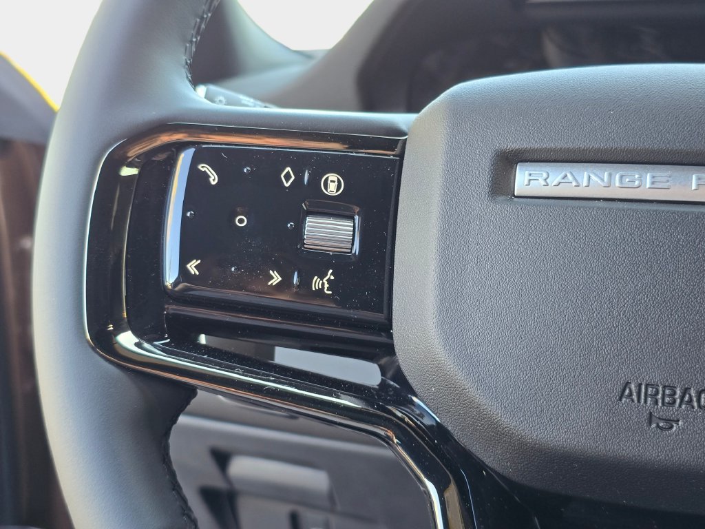 New 2026 Land Rover Range Rover Evoque Hoxton AWD/4WD image 17