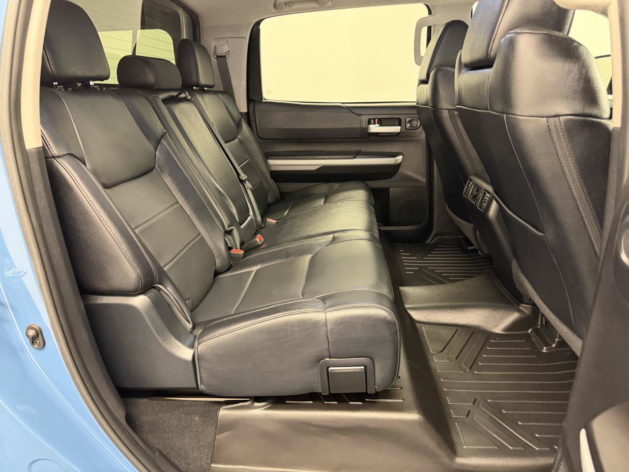 Used 2021 Toyota Tundra SR5 w/ SR5 Leather Package AWD/4WD image 17