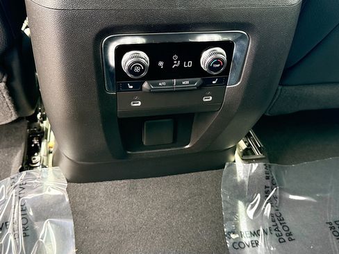Used 2024 GMC Yukon Denali RWD image 20