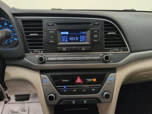 Used 2017 Hyundai Elantra SE FWD image 23