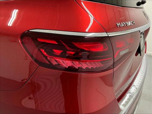 Used 2024 Mercedes-Benz Maybach GLS 600 4MATIC image 31