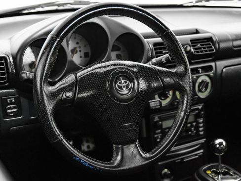 Used 2002 Toyota MR2 image 13