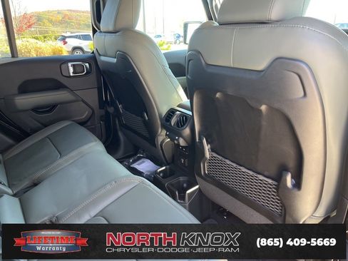 New 2025 Jeep Gladiator Mojave image 25