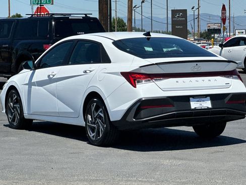 Certified 2025 Hyundai Elantra SEL w/ Cargo Package FWD image 6