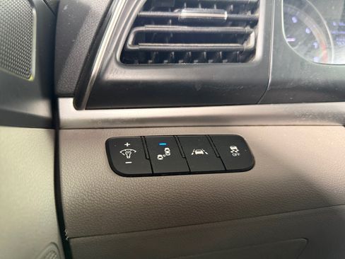 Used 2020 Hyundai Elantra SEL FWD image 20