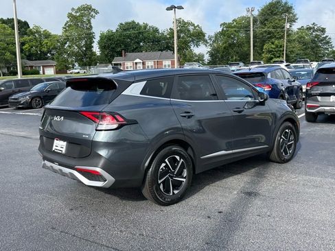 New 2025 Kia Sportage LX image 3