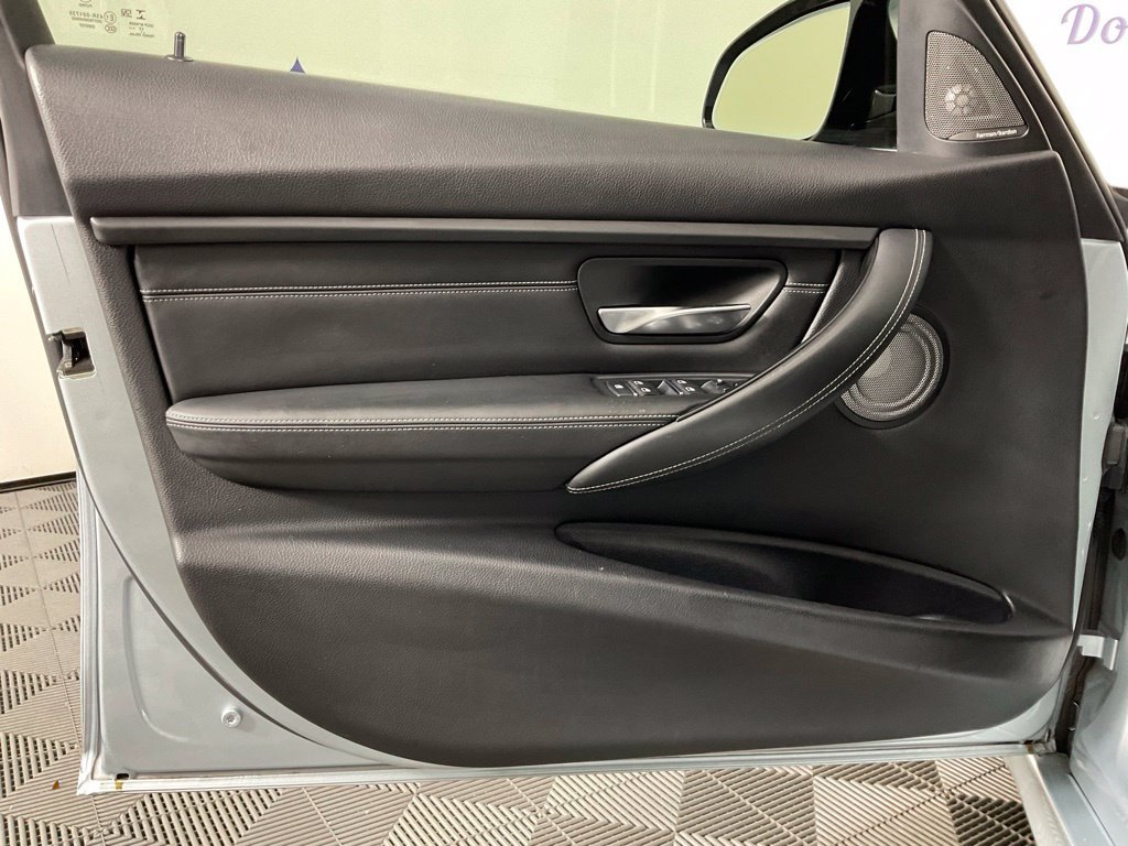 Used 2018 BMW M3 RWD image 12