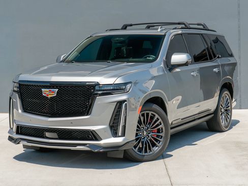 Used 2024 Cadillac Escalade V AWD/4WD image 3