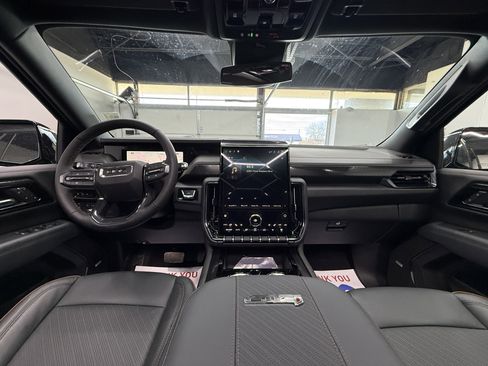 Used 2026 GMC Yukon AT4 image 14