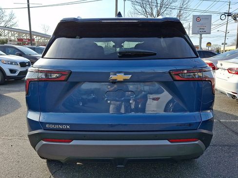 Used 2025 Chevrolet Equinox LT w/ Convenience Package II image 4