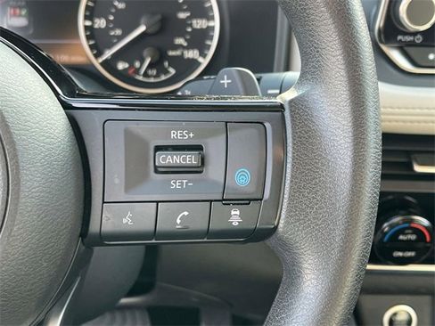 Used 2023 Nissan Rogue SV image 21