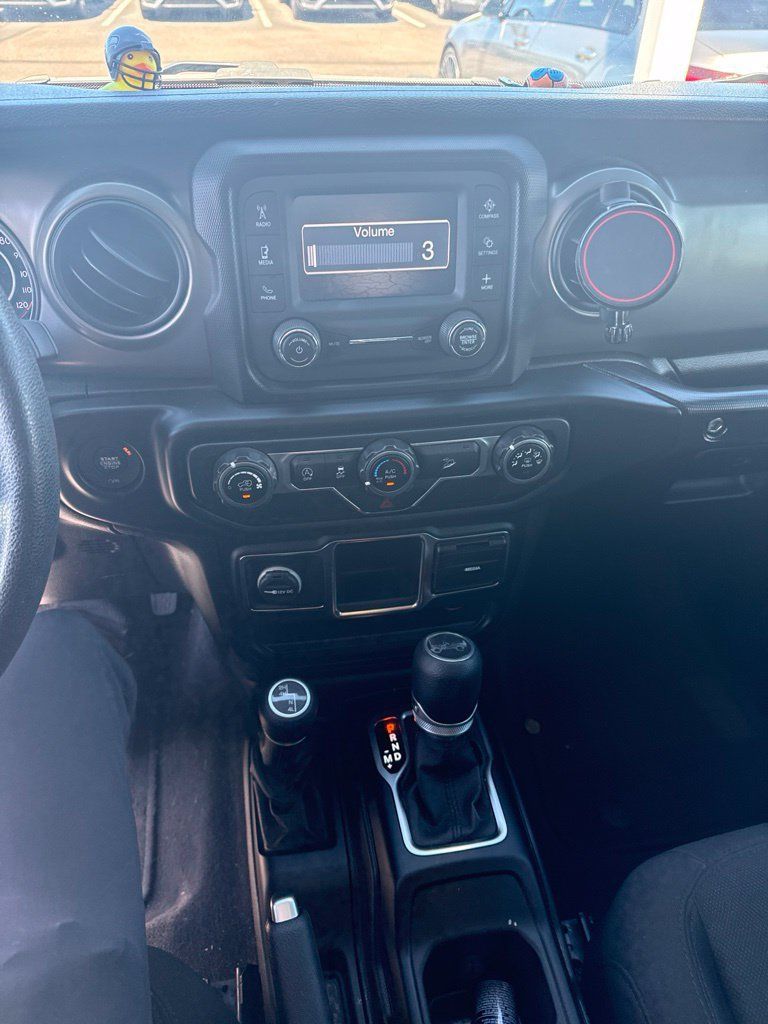 Used 2019 Jeep Wrangler Sport AWD/4WD image 2