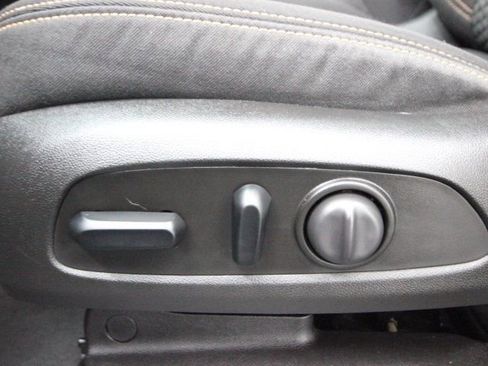 Used 2019 GMC Terrain SLE w/ Driver Convenience Package image 13