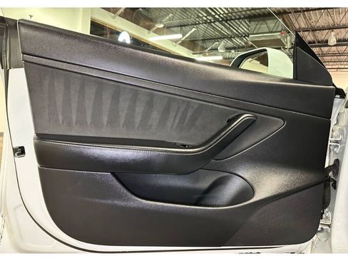 Used 2020 Tesla Model 3 Standard Range Plus RWD image 18