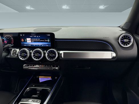 New 2026 Mercedes-Benz GLB 250 image 24