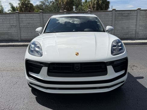 Certified 2026 Porsche Macan AWD/4WD image 11