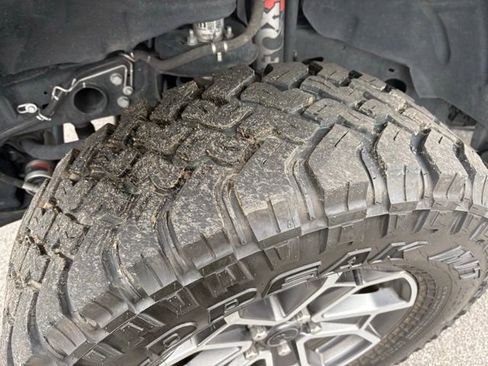 Used 2024 Jeep Gladiator Mojave image 27