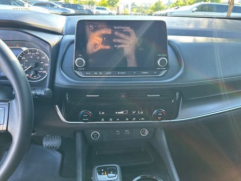Used 2023 Nissan Rogue SV FWD image 23