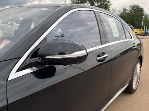 Used 2019 Mercedes-Benz S 560 4MATIC Sedan image 33