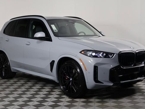 Used 2025 BMW X5 xDrive40i w/ M Sport Package image 3