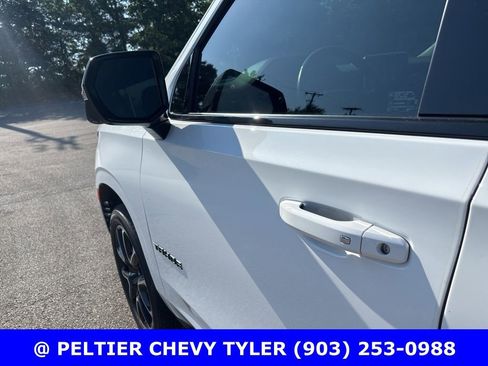 Used 2021 Chevrolet Tahoe RST w/ Luxury Package RWD image 10
