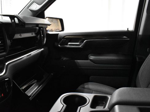 Used 2024 Chevrolet Silverado 1500 RST image 20