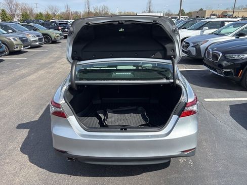 Used 2021 Toyota Camry XLE w/ Cold Weather Package image 7