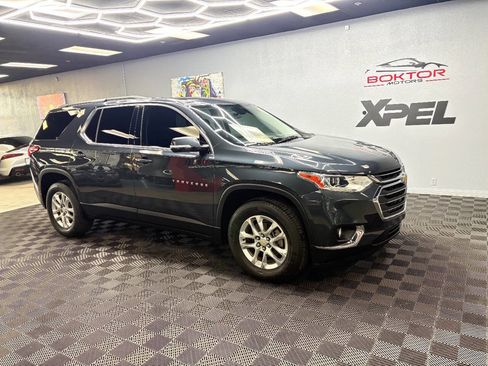 Used 2019 Chevrolet Traverse LT image 2